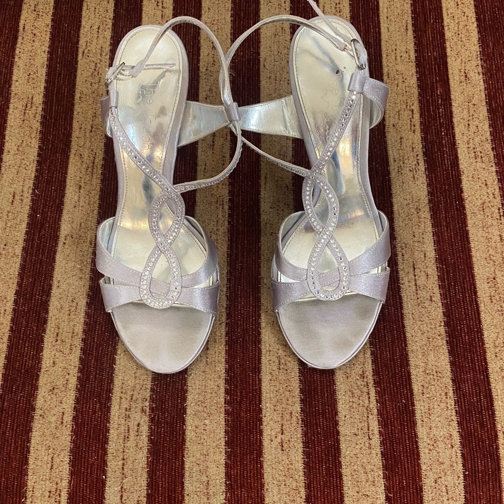 The Touch of Nina silver satin and rhinestone heels. Size 8